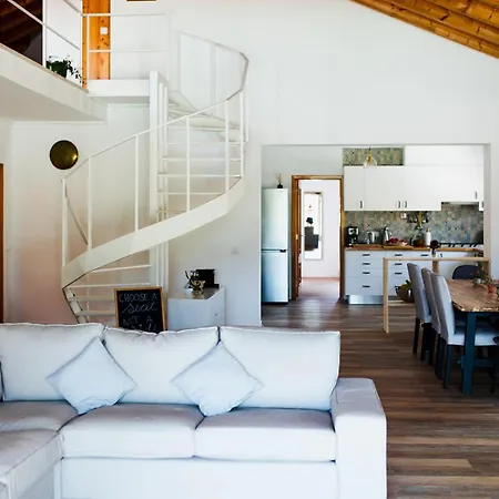 Surf & Yoga Retreats Portugal ゲストハウス アルジェズール