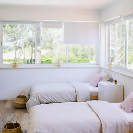 Surf & Yoga Retreats Portugal ゲストハウス